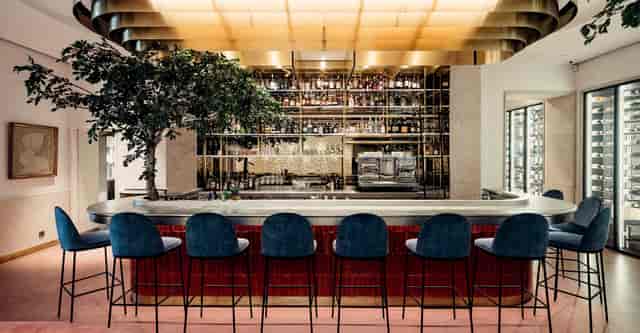High-end La Villa Lorraine bar for upscale cocktail hours and VIP networking receptions.