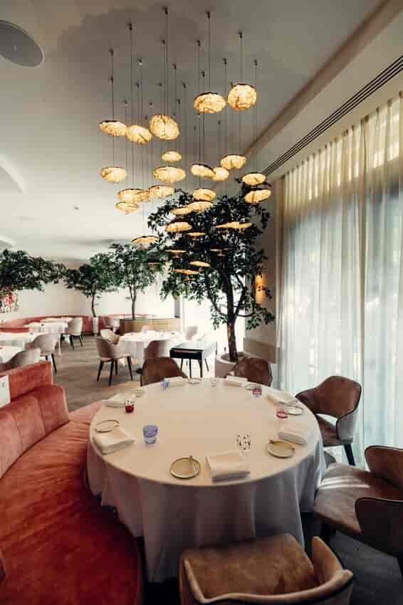 Lounge Bar at La Villa Lorraine: upscale setting for corporate luncheons and networking dinners.