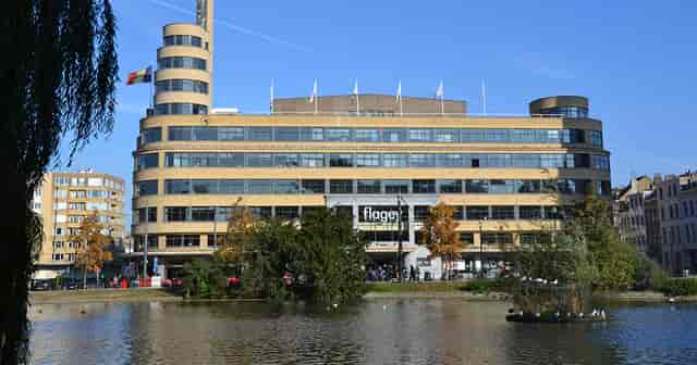 Flagey Concert Hall in Brussels: Art Deco architecture venue for corporate events and conferences.
