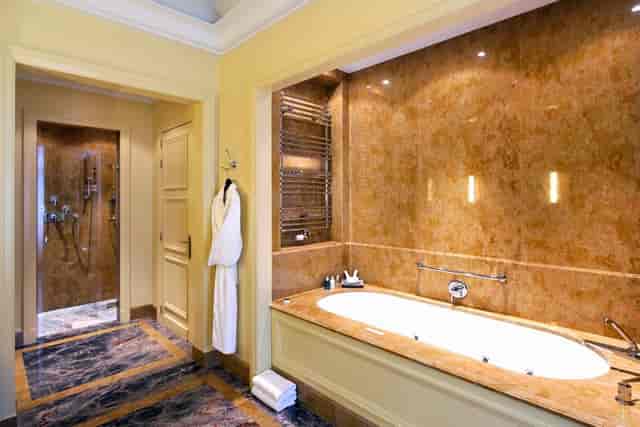 Luxury hotel bathroom at Estérel Le Plaza for VIP executive events and corporate incentives.