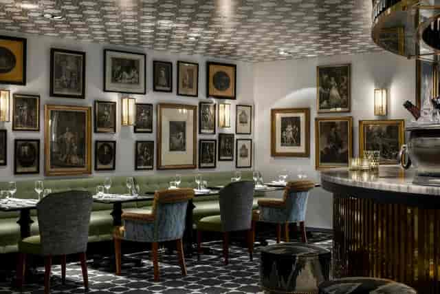 Albertine, NH Collection Brussels: Sophisticated private dining and corporate networking venue.