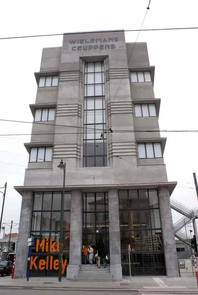 Modern WIELS art museum venue with natural light, ideal for boutique events and urban exhibitions.