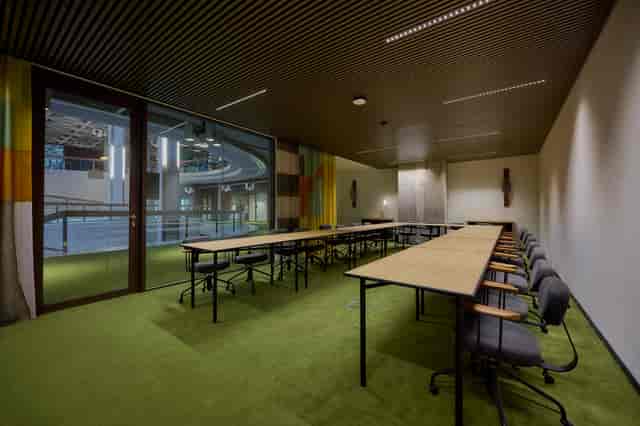 U-shape boardroom at Spa30 Studio for professional breakout sessions and creative workshops.