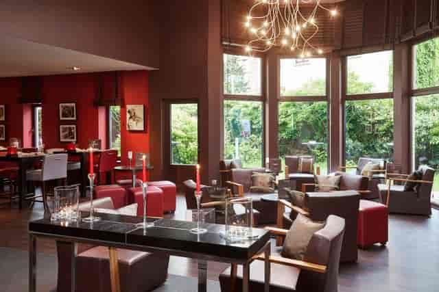 Amber at Martin's Brussels EU: Sophisticated lounge for upscale cocktail receptions and mixers.