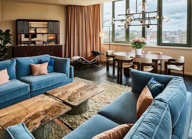 Luxury library meeting room at Sofitel Brussels Europe for executive board meetings and VIP dinners.