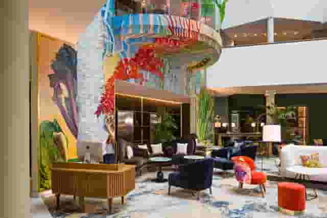 Jourdan Lounge