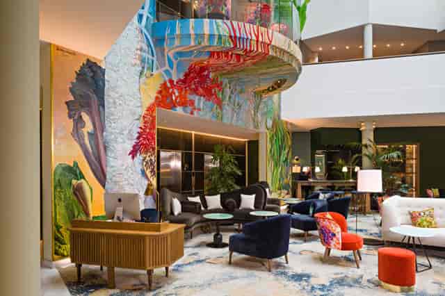 Jourdan Lounge, Sofitel Brussels: chic lobby area for networking events and corporate meetings.