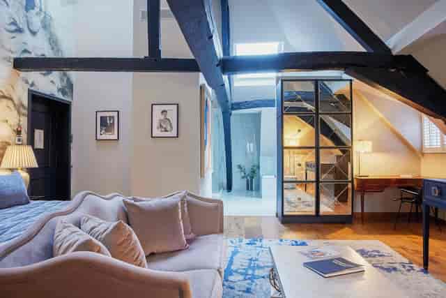 Prestige Room at Juliana Hôtel Brussels: luxury suite for executive retreats and incentive travel.