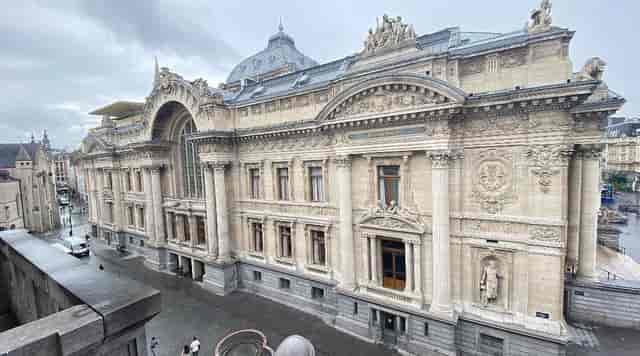 Bourse de Bruxelles neoclassical ballroom for high-impact gala and summit events.