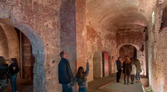 Historic Coudenberg Palace Chambers: atmospheric venue for unique corporate events and galas.