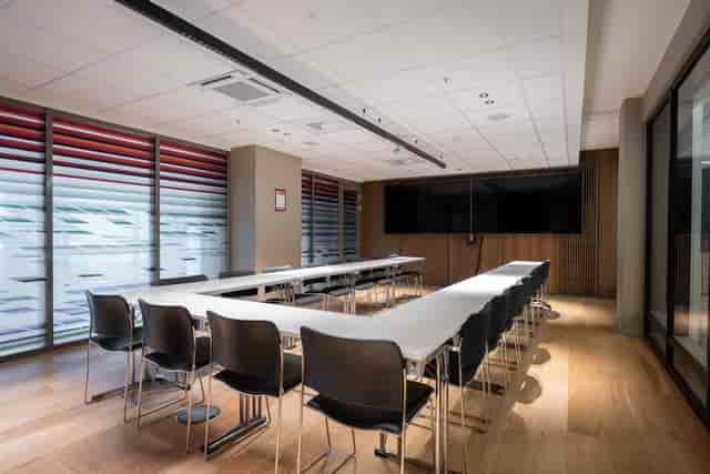 U-shape boardroom at Nationaltheatret Konferansesenter for workshops and corporate meetings.
