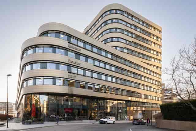 Modern Skøyen Atrium business center for corporate meetings and professional conferences.