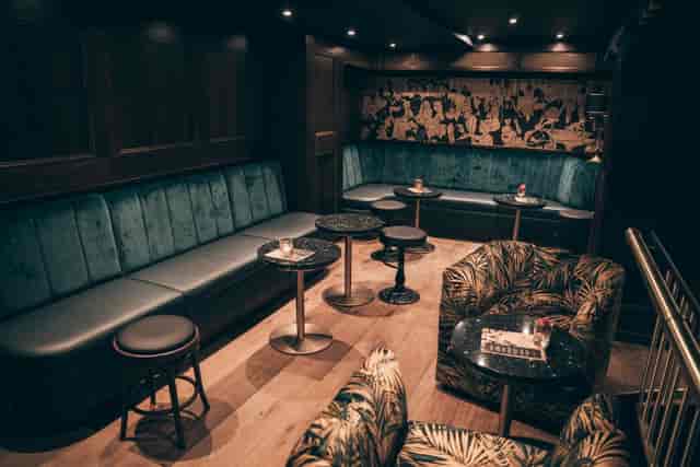 Sophisticated velvet lounge at Resthon for VIP networking and upscale corporate events.