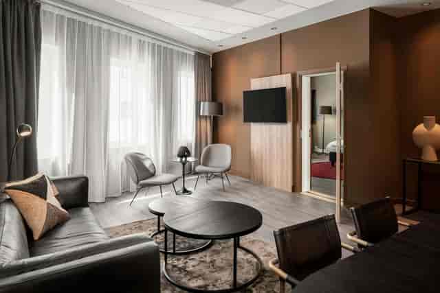 Tåsen suite in Radisson Blu Nydalen with hybrid meeting setup for executive business conferences.