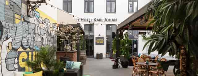 Modern urban courtyard at Carl Johan for intimate networking and corporate event receptions.