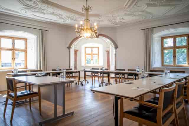 Schloss Hohenkammer seminar, U-shaped table, workshop, meeting