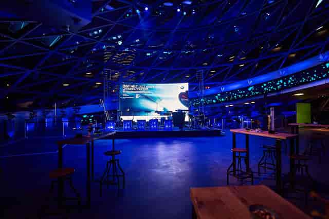 Doppelkegel architectural structure at BMW Welt event venue.