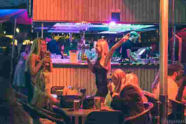 Bar