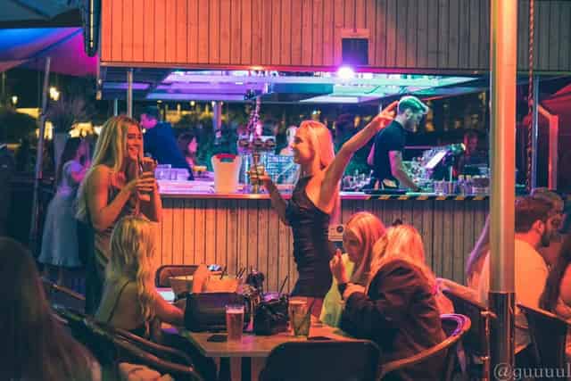 Bar