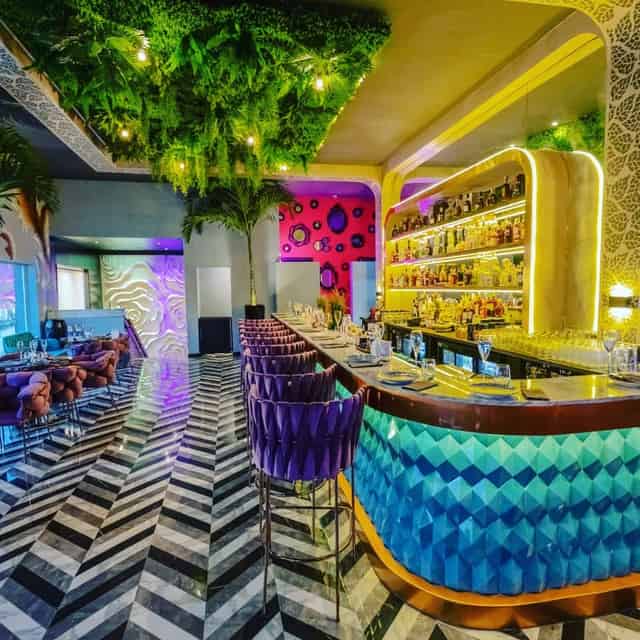 Bar