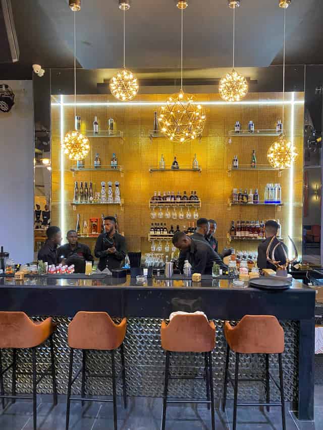 Bar