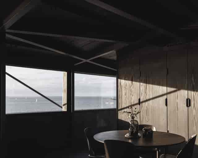 THEKRANEROOM boardroom with waterfront views for executive meetings and VIP brainstorming retreats.