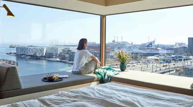 Charlottehaven suite with panoramic views, ideal for luxury bleisure stays and corporate events.