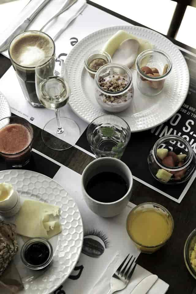 Grand meeting room breakfast catering for luxury corporate events and professional business meetings.