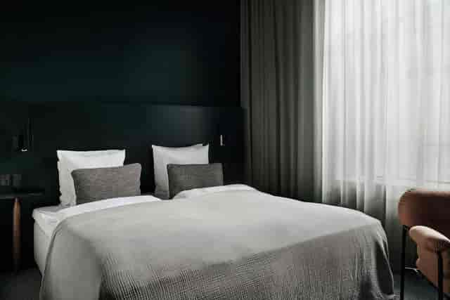 Modern Petit meeting room at Hotel Hans, perfect for executive retreats and VIP events.