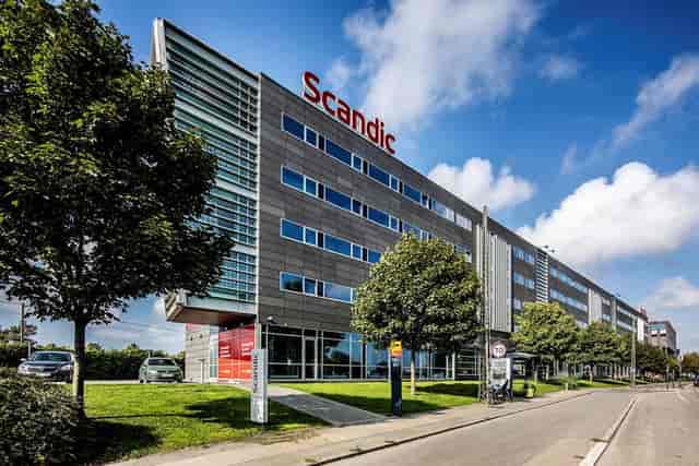 Modern Scandic Sluseholmen hotel restaurant for corporate conferences and business workshops.