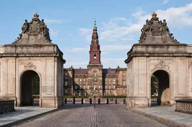 Grønne Sal at Christiansborg Slot: Historic gala venue with regal architectural grandeur.