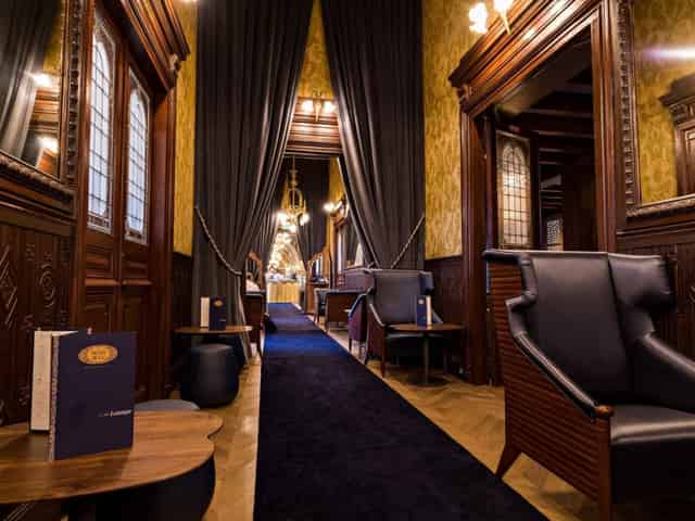 Lounge Bar