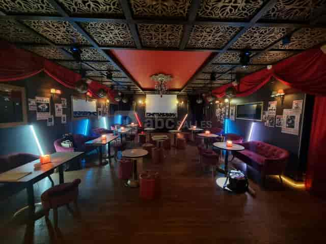 Cabaret-style lounge at Seminary Pavillon Passy for immersive networking and brand events.