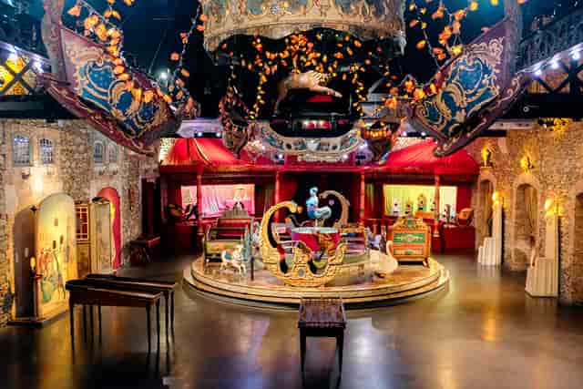 Vintage carousel in Salons Vénitiens event space for themed galas and immersive activations.