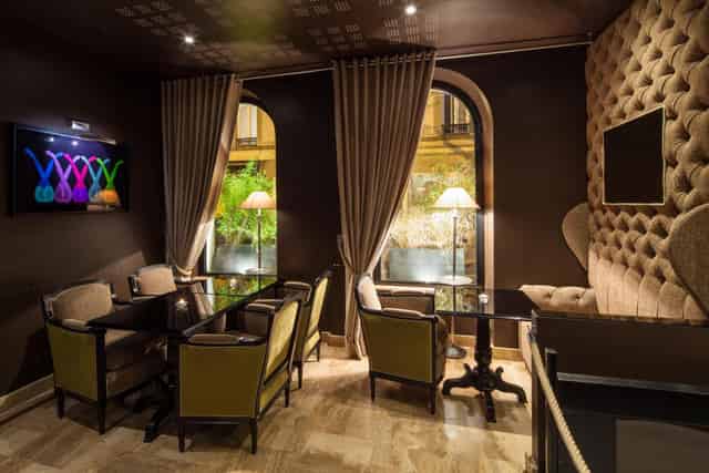 Dining bar