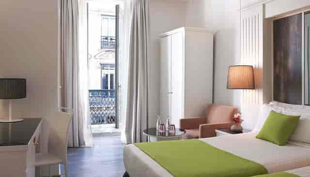 Montmartre Meeting Room with Parisian balcony for corporate events and business conferences.