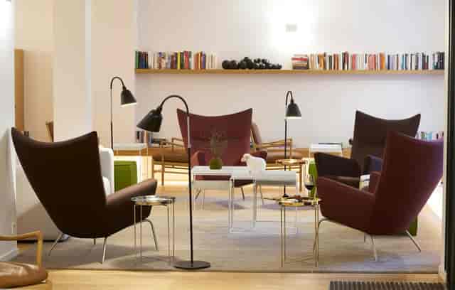 9Hotel République intimate breakout room for professional networking and small group events.