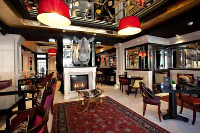 Maison Albar Champs-Elysées bar: design-forward venue for VIP dinners and networking receptions.