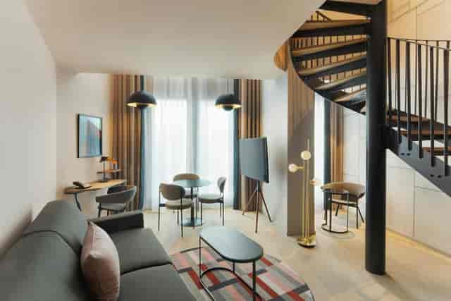 Canopy Retreat executive suite for VIP hybrid meetings and focused work sessions in Paris.