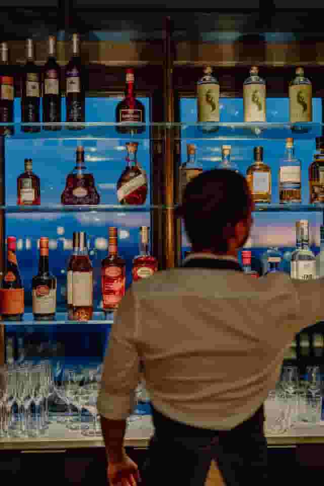 Cocktail bar