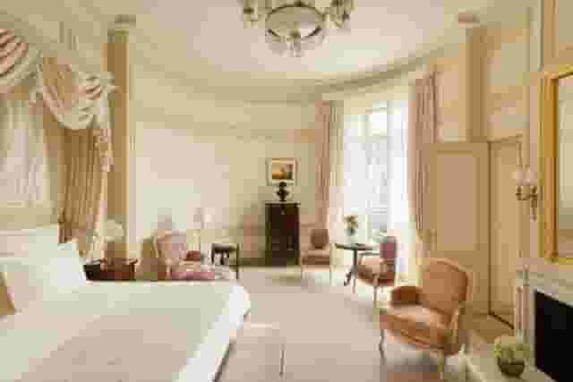Salon Cambon