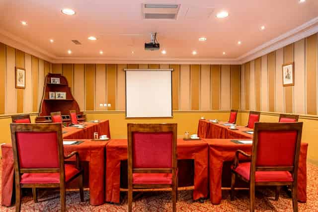 Figaro Room