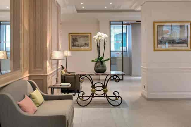 Blaise Lounge at Hôtel Le Littré: Sophisticated networking and VIP event space.
