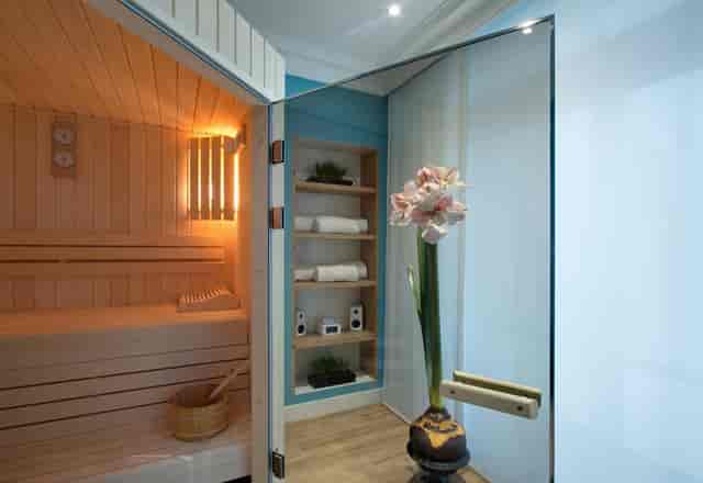 Luxury Littré Lounge at Hôtel Le Littré: elegant wellness space for corporate incentive travel.