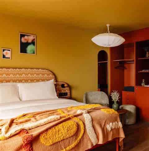 Boutique hotel room at Salon Lutèce, Jardin des Plantes, perfect for VIP corporate offsite events.