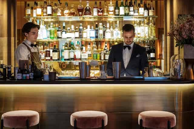 bar