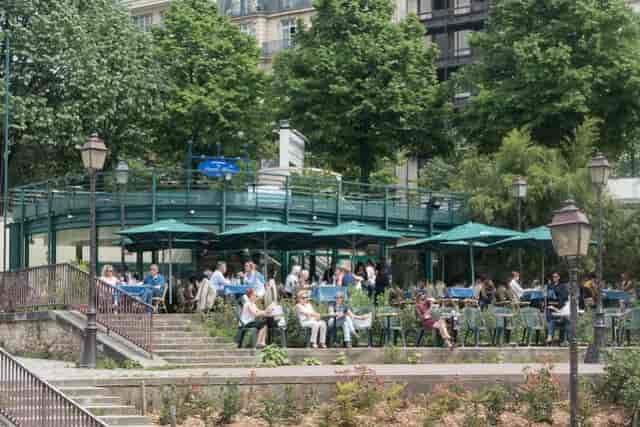 Grand Bleu outdoor beer garden for casual networking and corporate event breakout sessions.