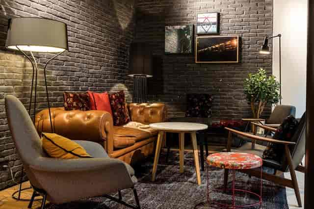 VIP networking lounge at LAZ' Hôtel Spa Urbain, elegant breakout space for corporate events.