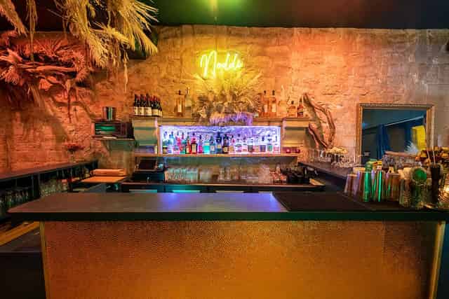 Back Bar
