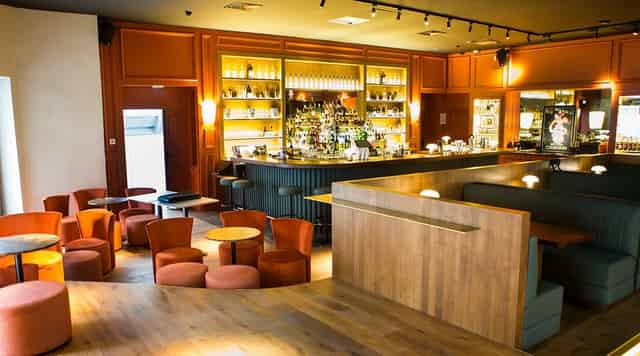 cocktail bar